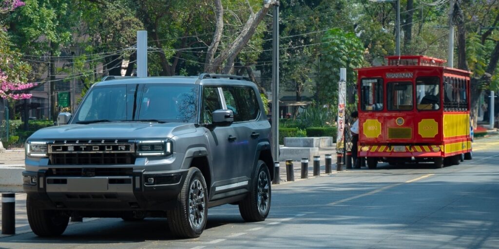 Los recorridos de G700 en calles de CDMX están destinados a validar las características del nuevo SUV en condiciones reales de tráfico y superficie. Factor Automotor