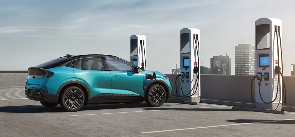 El Nissan LEAF ya comenzó a producirse en Reino Unido y Japón y, en los próximos meses llegará a los mercados internacionales. Factor Automotor