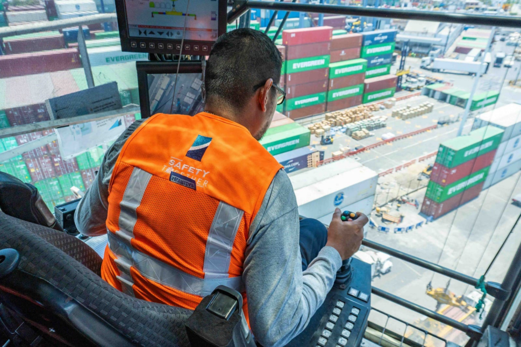 El nuevo patio de operaciones de Hutchison Ports tiene capacidad para mover hasta 300 mil TEUs anuales. Factor Automotor