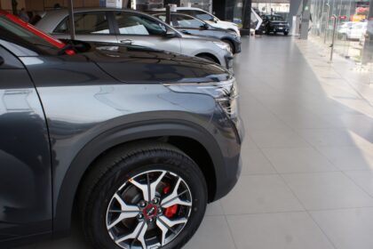 Nuevo León encabezó el crecimiento en compradores de vehículos durante enero de 2026.