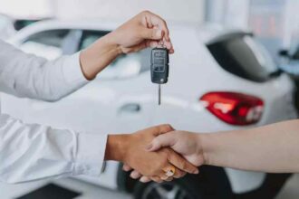 El crédito impulsa más del 77% de las compras de autos nuevos en enero.