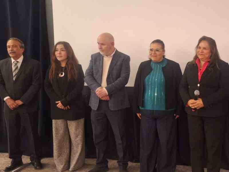 La presidenta de ARIDRA, Norma Elías Cárdenas, anunció el nombramiento de Hugo Verni Urrúchua como Director Ejecutivo y de Alejandra Islas Hernández como Gerente Administrativa durante la primera junta del año.