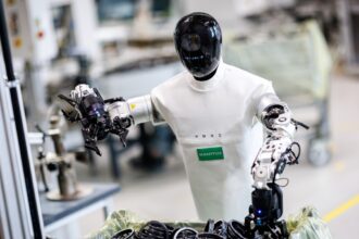 Schaeffler integrará robots humanoides de Humanoid en su red de producción global.