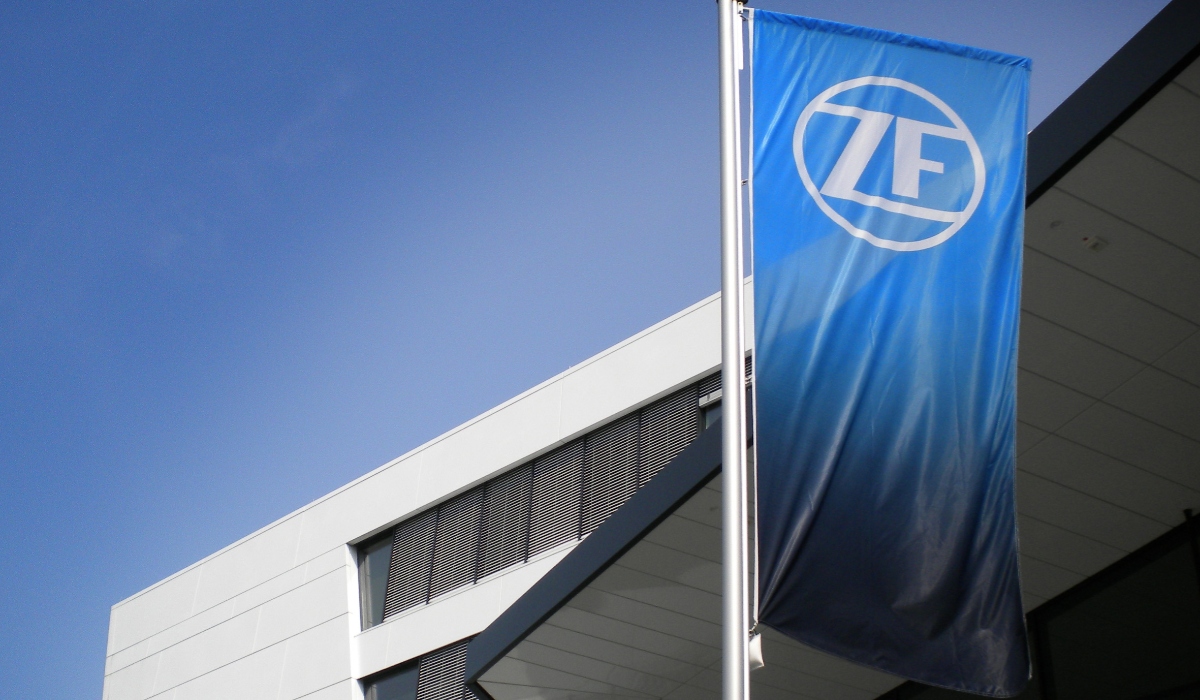 ZF y BMW firmaron un acuerdo de largo plazo para el desarrollo y suministro de la transmisión automática 8HP, clave en su estrategia de movilidad futura.