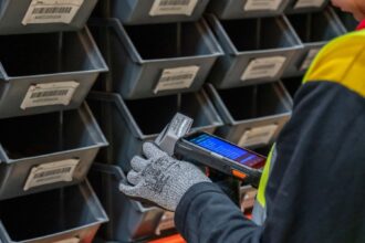 A los 30 mil metros cuadrados actuales, se añadirán otros 6 mil, que incrementarán la capacidad de almacenamiento y disponibilidad de piezas Mitsubishi. Factor Automotor