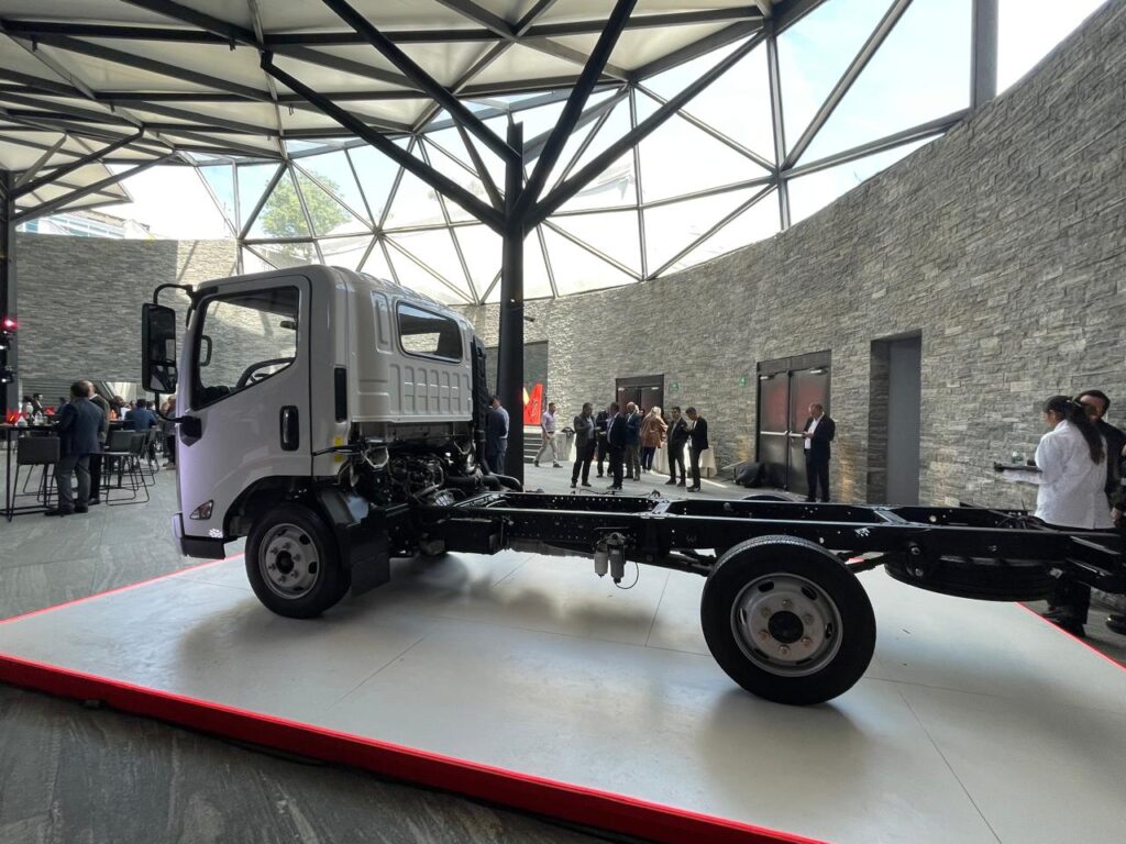 El cab over Carrying está pensado para las operaciones de última milla. Factor Automotor