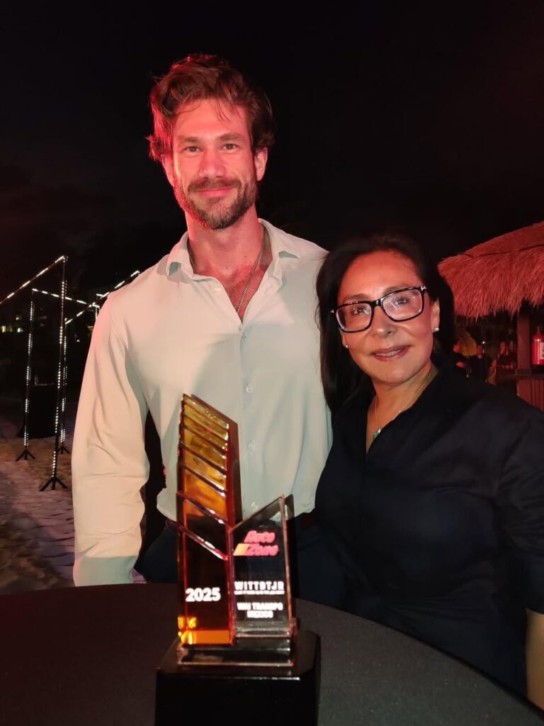 El reconocimiento de AutoZone Isabel Díaz de WAI -Factor Automotor