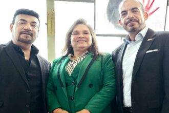 Rudi Esquivel, presidente de la C.N.T.; Norma Elías Cárdenas, presidenta de ARIDRA, y Gabriel Padilla, director general de la INA. Factor Automotor