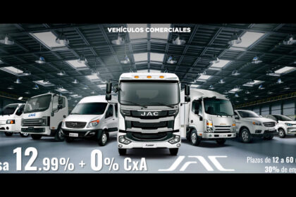 Camiones y vans de la marca JAC exhibidos en una nave industrial como parte de su portafolio de vehículos comerciales en México