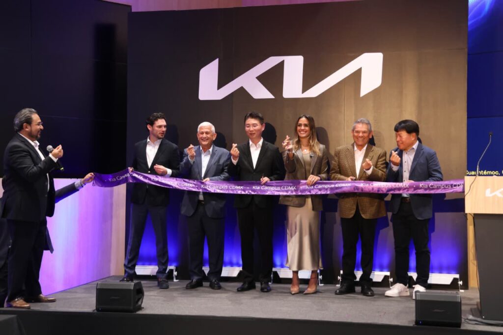 La alcaldesa de Cuauhtémoc, Alessandra Rojo de la Vega estuvo presente durante la inauguración del KIA Campus CDMX. Factor Automotor