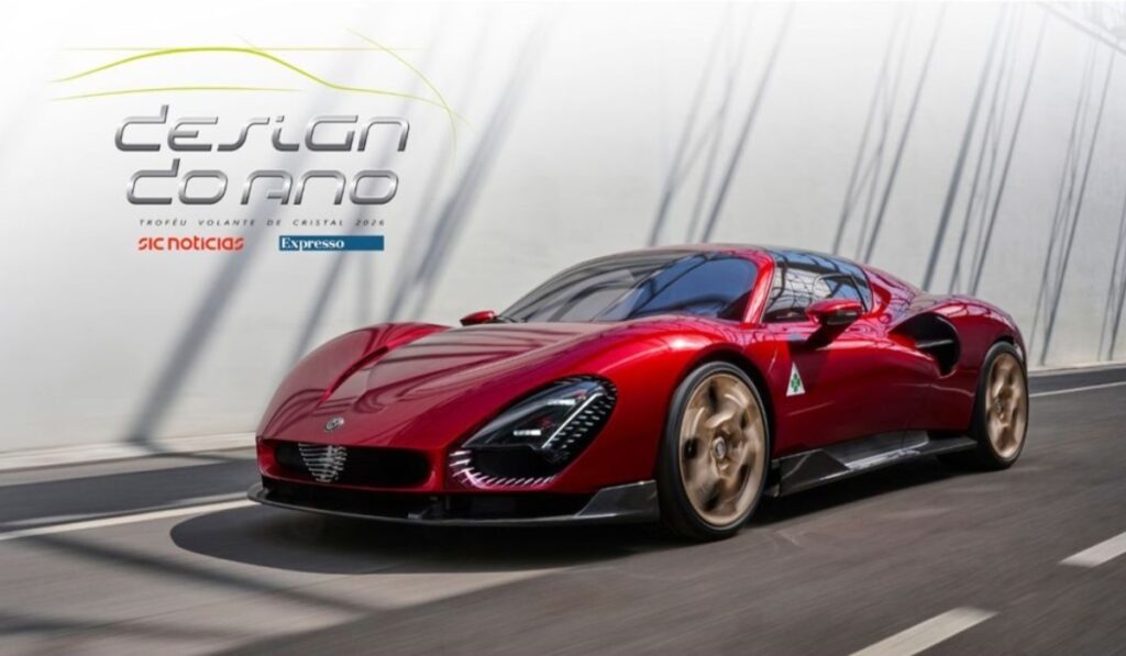El Alfa Romeo 33 Stradale obtuvo el premio “Design of the Year” en el certamen Carro do Ano: Troféu Volante de Cristal en Portugal.
