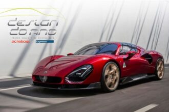 El Alfa Romeo 33 Stradale obtuvo el premio “Design of the Year” en el certamen Carro do Ano: Troféu Volante de Cristal en Portugal.