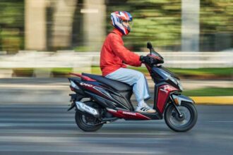 Honda renueva la DIO125 2026 con más eficiencia y tecnología para la ciudad.