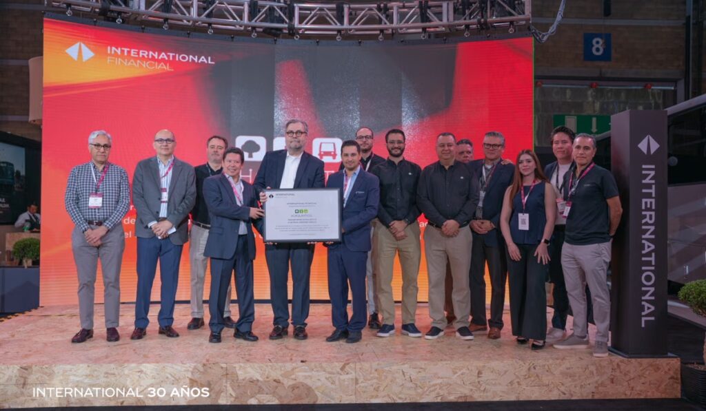 International Motors México presentó el modelo SC durante Expo Foro Movilidad 2026, una unidad diseñada para maximizar la rentabilidad en el transporte de pasajeros.