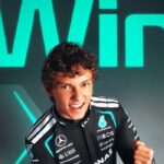 Kimi Antonelli celebra su primera victoria en la Chinese Grand Prix tras dominar la carrera en el Shanghai International Circuit.