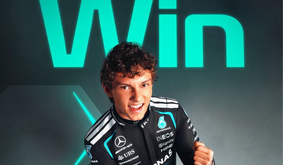 Kimi Antonelli celebra su primera victoria en la Chinese Grand Prix tras dominar la carrera en el Shanghai International Circuit.