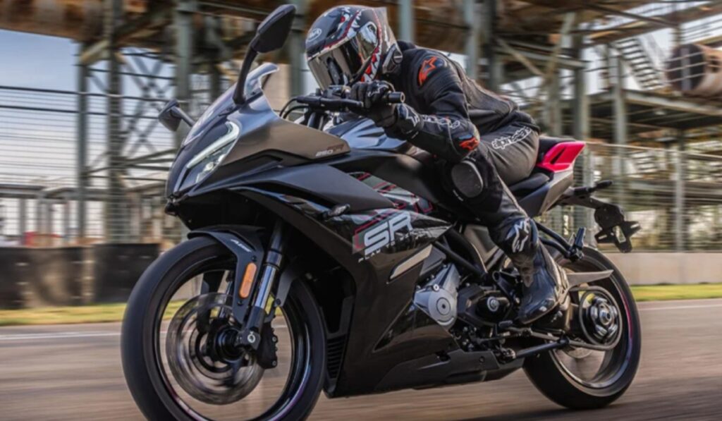 El uso de lubricantes de alto desempeño resulta clave para proteger el motor de motos deportivas.