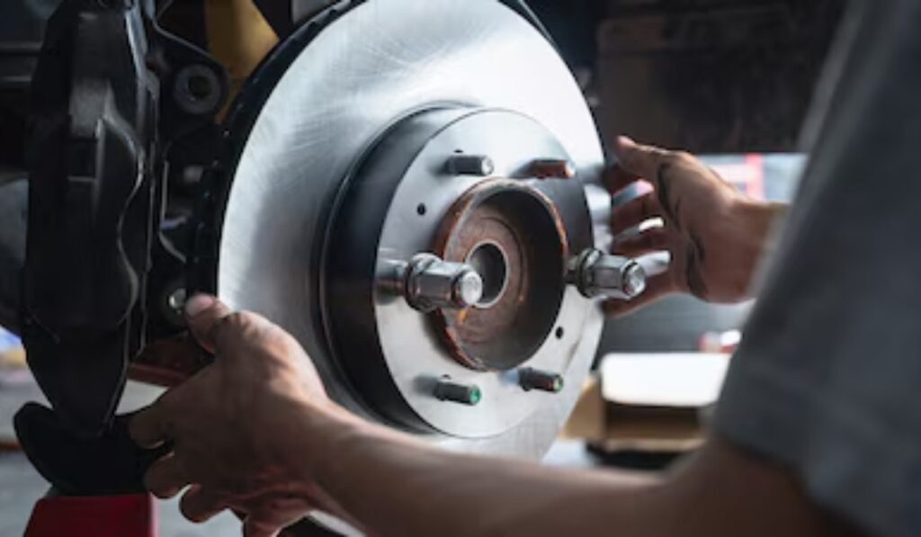 La industria de autopartes en México fortalece el suministro de refacciones para el mantenimiento del parque vehicular.