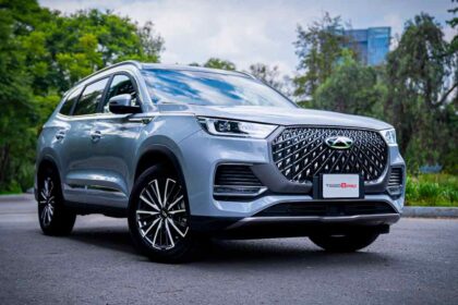 La SUV ofrece espacio para siete pasajeros con configuración flexible 5+2.