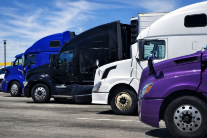 La producción de vehículos pesados en México alcanzó 6,974 unidades en febrero de 2026, con una clara predominancia del segmento de carga dentro de la manufactura nacional.