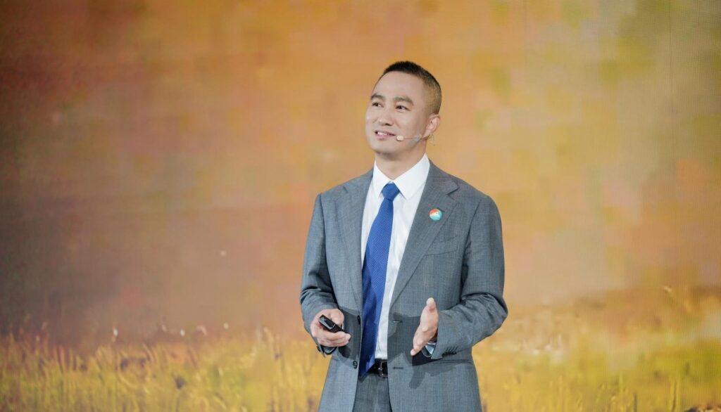 Ke Chuandeng, presidente de JETOUR International, presentó el plan Travel+. Factor Automotor 