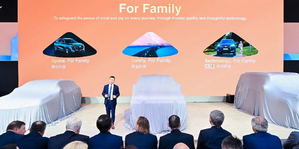 Jeff Zhang, CEO de Chery, anunció su nuevo plan de negocios denominado For Family. Factor Automotor