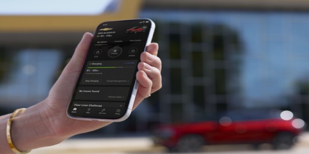 OnStar es la plataforma tecnológica de seguridad y conectividad desarrollada por General Motors y funciona como la primera tienda en línea de la armadora automotriz en México. Factor Automotor