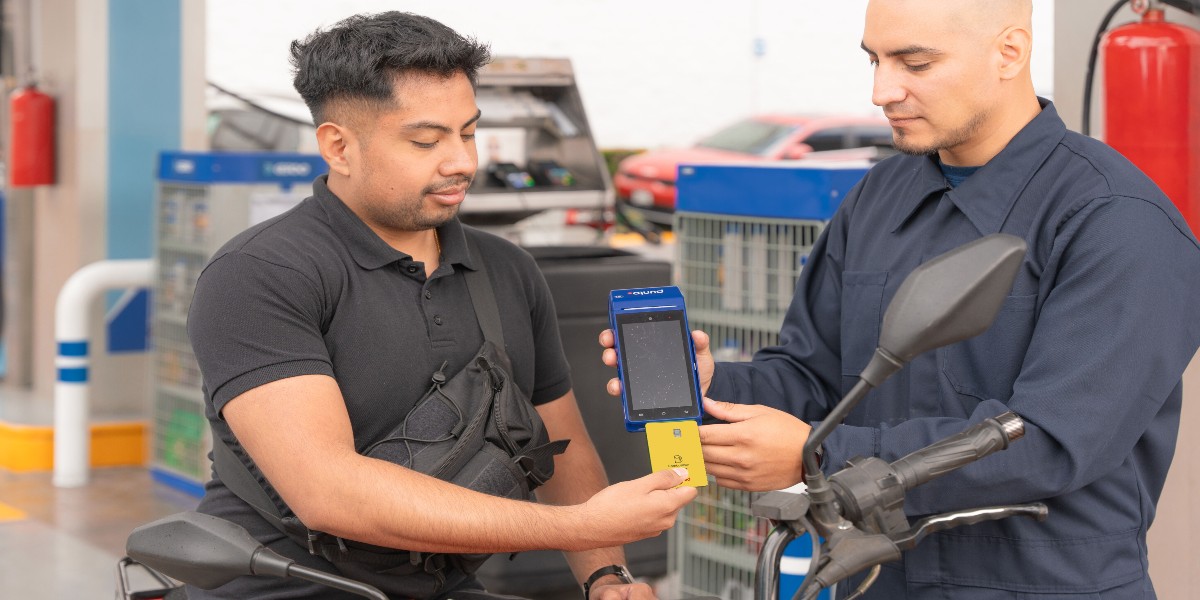 Punto facilita el pago digital en diversos comercios y casetas de cobro.