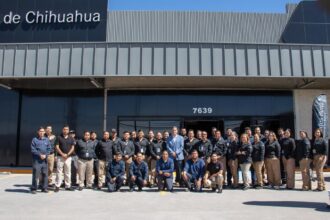 Al recibir la certificación, Daimler Truck avala las operaciones de CACHISA como distribuidor de camiones Freightliner y Mercedes-Benz. Factor Automotor