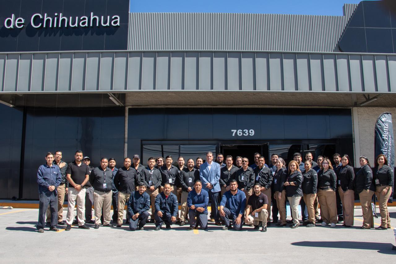 Al recibir la certificación, Daimler Truck avala las operaciones de CACHISA como distribuidor de camiones Freightliner y Mercedes-Benz. Factor Automotor