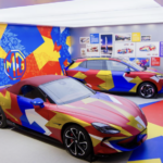 Como parte de una colaboración especial con el artista pop Jacky Tsai y la Academia de Bellas Artes de Luxun, MG creo diseños especiales para su MG4. Factor Automotor