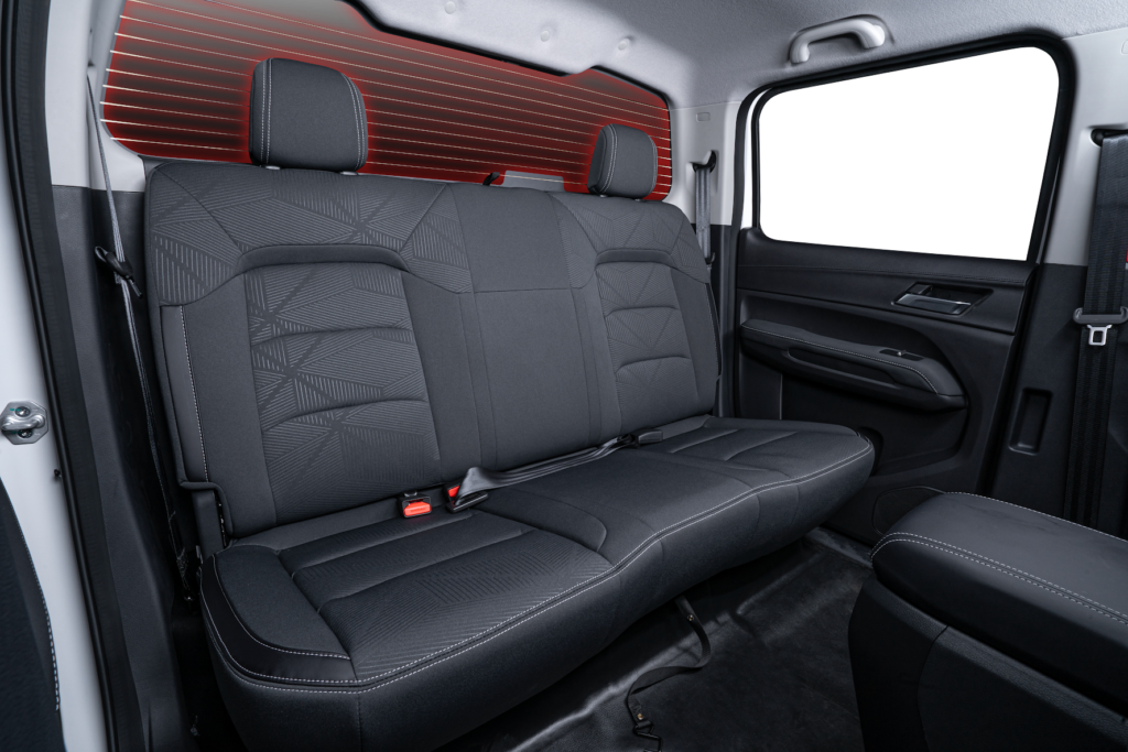 Sin dejar atrás el espacio y el diseño práctico. Factor Automotor