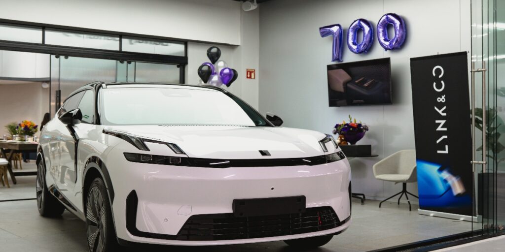 Lynk &Co 08 es un SUV híbrido enchufable de gama premium, disponible en México en dos versiones. Factor Automotor
