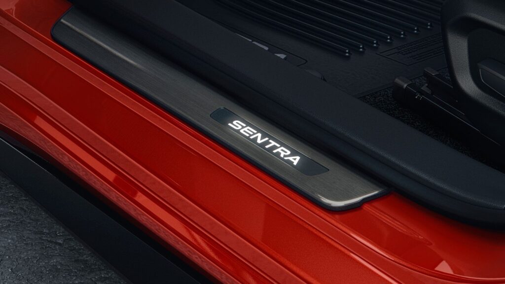 También cuenta con protectores en cajuela. Factor Automotor