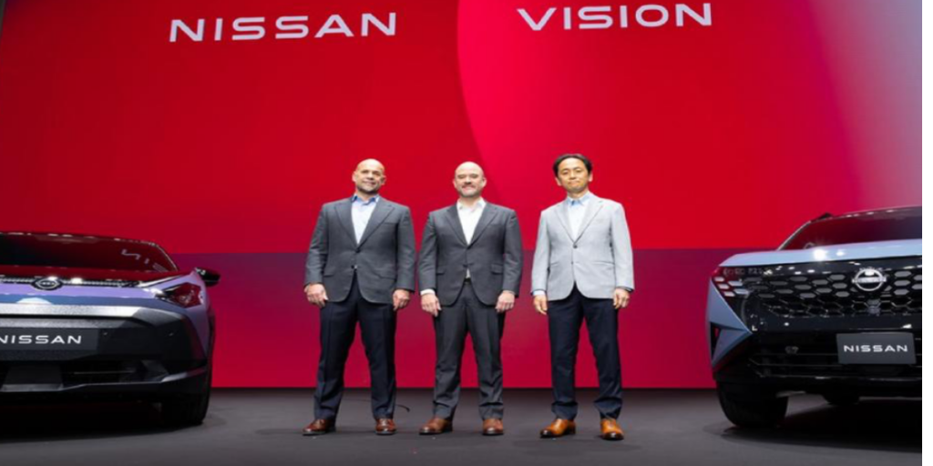 (Cent.) Iván Espinosa, CEO de Nissan fue el encargado de presentar el nuevo plan “Inteligencia de Movilidad para la Vida Diaria”. Factor Automotor