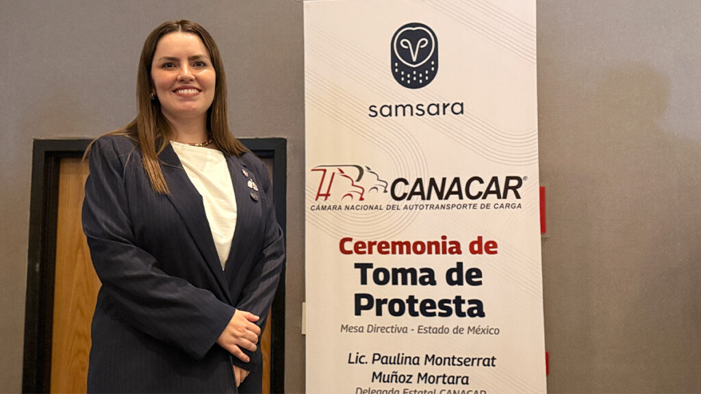 Paulina Muñoz Mortara durante la toma de protesta de la nueva mesa directiva de CANACAR Estado de México