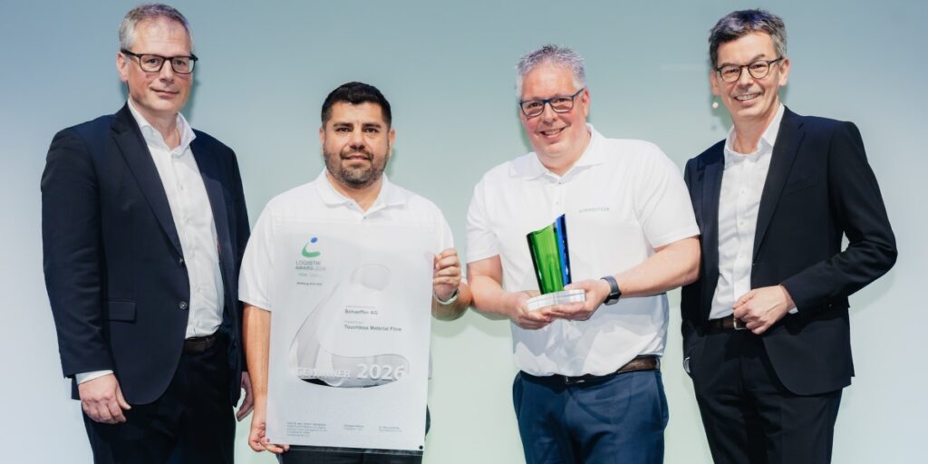 Thomas Kirchermeier, vicepresidente senior de gestión de la cadena de Suministro y Logística de Schaeffler AG, recibió el Premio de Logística de la VDA. Factor Automotor