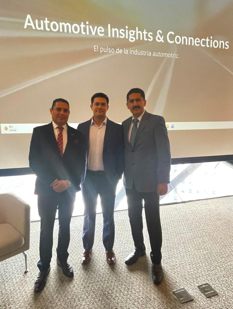 Alberto Bustamante, Arturo de la Torre y Óscar del Valle en automotive connections. Factor Automotor