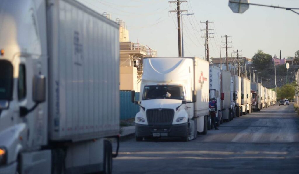 La venta al mayoreo de vehículos pesados alcanzó 2,984 unidades en marzo, con un crecimiento de 6.7%.