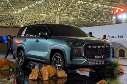 El TIGGO V integra funciones de SUV, monovolumen y camioneta en una sola plataforma pensada para adaptarse a distintos estilos de vida familiar.