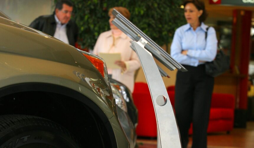 Empresas afiliadas a la Asociación Mexicana de Distribuidores de Automotores reportaron crecimiento en entregas durante marzo de 2026.