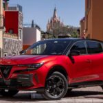 El nuevo Alfa Romeo Junior ofrece 145 caballos de fuerza, sistema híbrido de 48V y un rendimiento de hasta 20.7 km por litro.