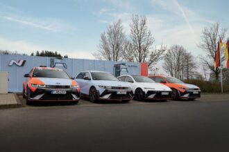 Hyundai instala cargadores ultrarrápidos en Nürburgring y lleva la electrificación directamente a pista.