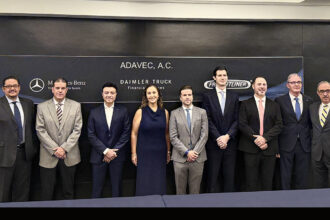 ADAVEC-nombra-a-su-nuevo-presidente-2026-2027-Alejandro-Rivera-Breton-asume-con-respaldo-de-Daimler-Truck-Mexico-Factor-Automotor