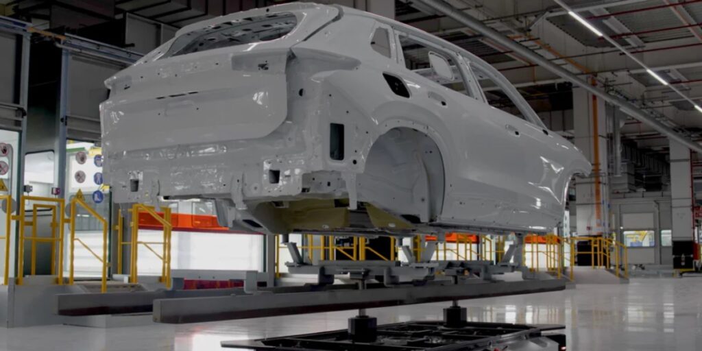 Volkswagen avanza en su estrategia de sostenibilidad con la creación de un área destinada a la pintura eléctrica. Factor Automotor