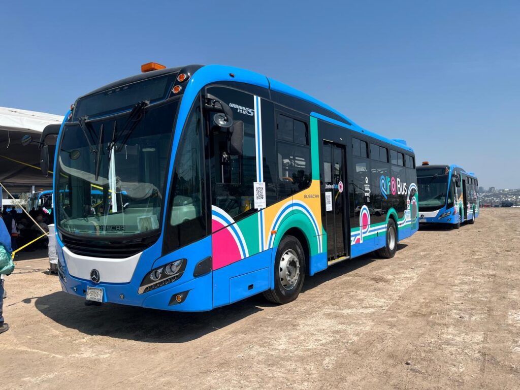 autobuses mercedes benz en Querétaro 