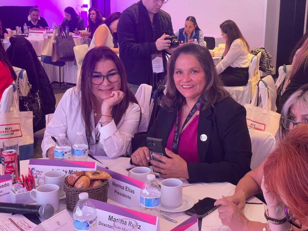 (De izq. a der.) Julieta Malanco, y Norma Elías Cárdenas, presidenta de ARIDRA. Factor Automotor
