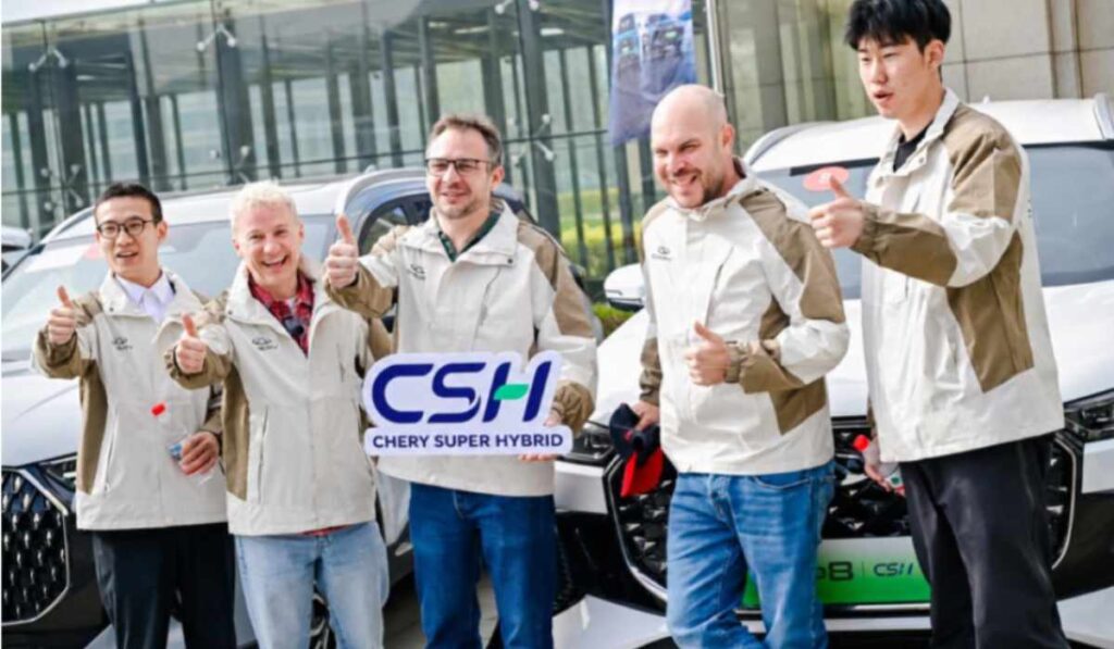 La tecnología Chirey Super Hybrid ofrece un rendimiento combinado de hasta 58.8 km/l y más de 1,200 kilómetros de autonomía.