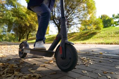 La nueva Ley de Movilidad busca reforzar la seguridad vial ante el aumento de vehículos eléctricos ligeros.