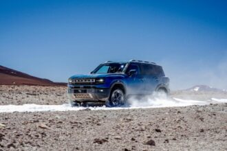 JETOUR T1 puso a prueba su capacidad todoterreno en la cordillera de los Andes, donde superó caminos de grava, nieve y pendientes extremas a más de 5,000 metros de altitud.